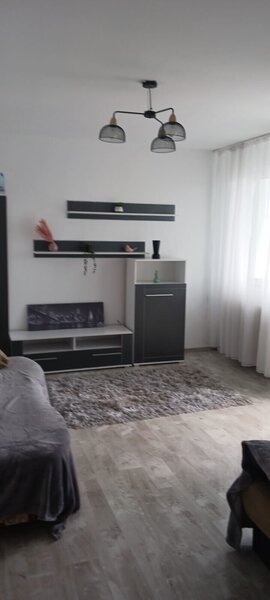 Dristor, Piata Ramnicu Sarat inchiriere ap. 2 cam dec.