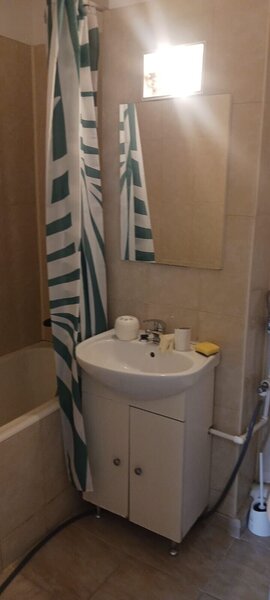 Dristor, Piata Ramnicu Sarat inchiriere ap. 2 cam dec.